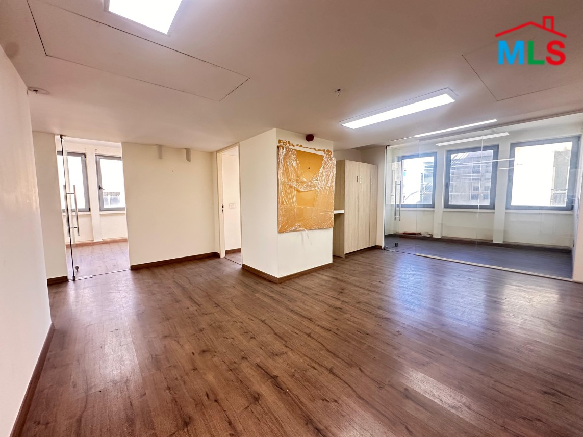 285 SQM Ready to Move-in Office For Rent Downtown