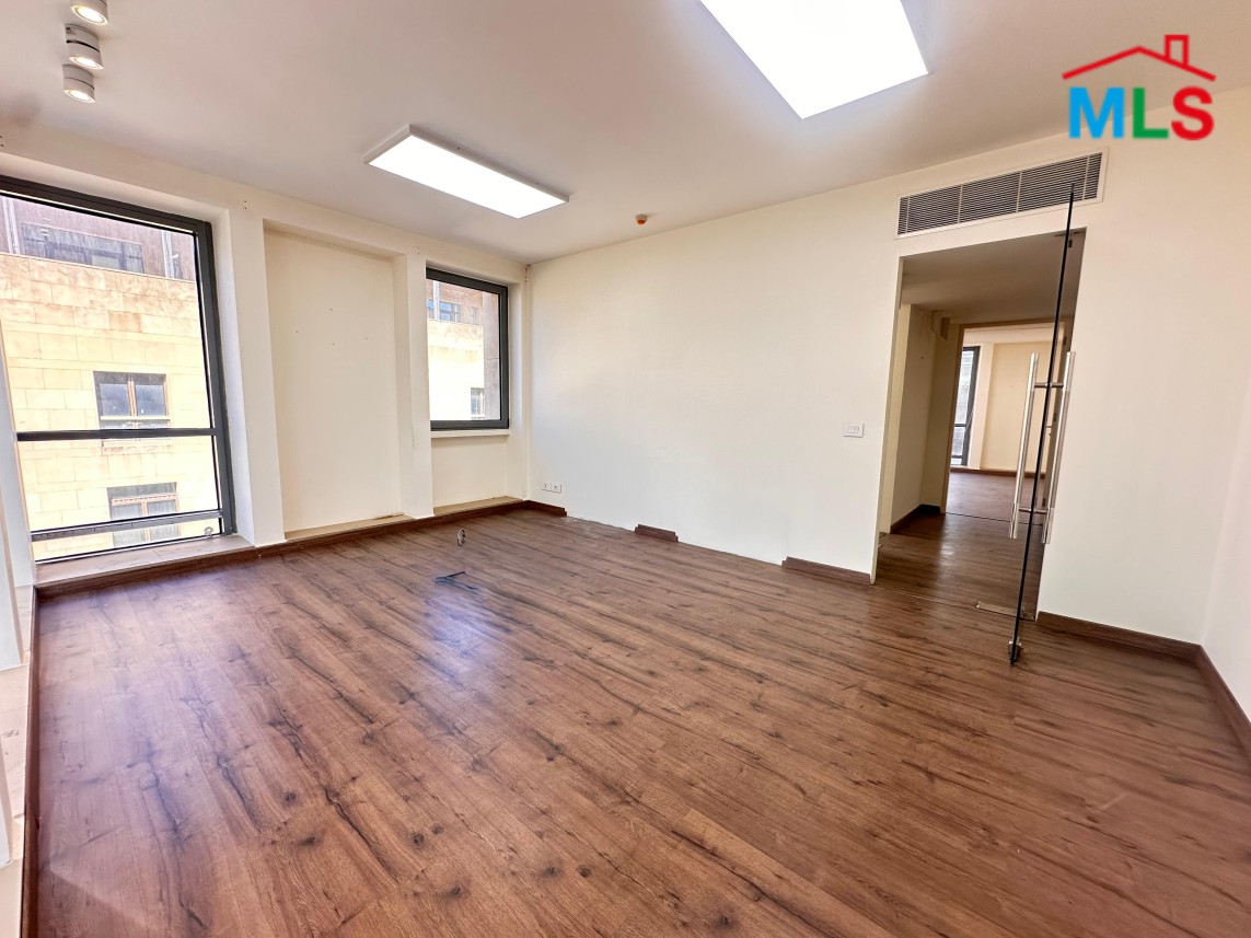 285 SQM Ready to Move-in Office For Rent Downtown