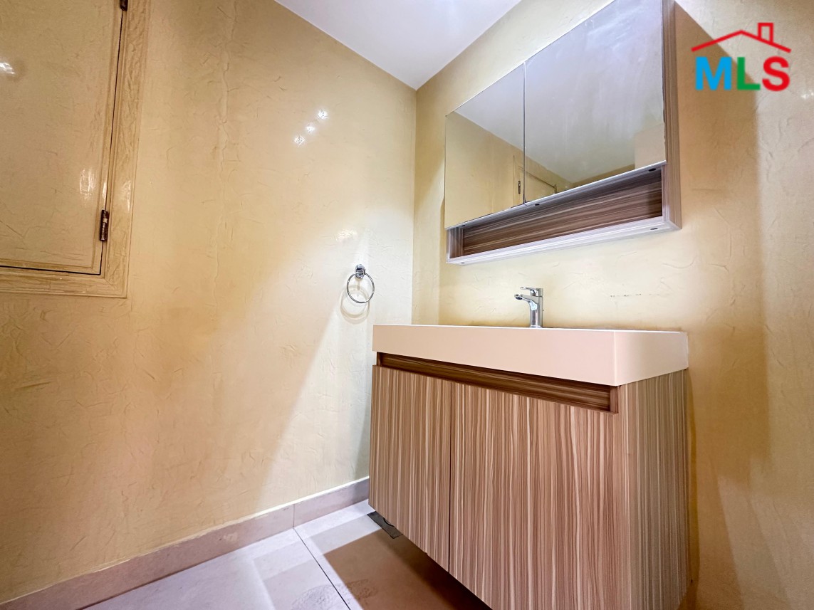 285 SQM Ready to Move-in Office For Rent Downtown