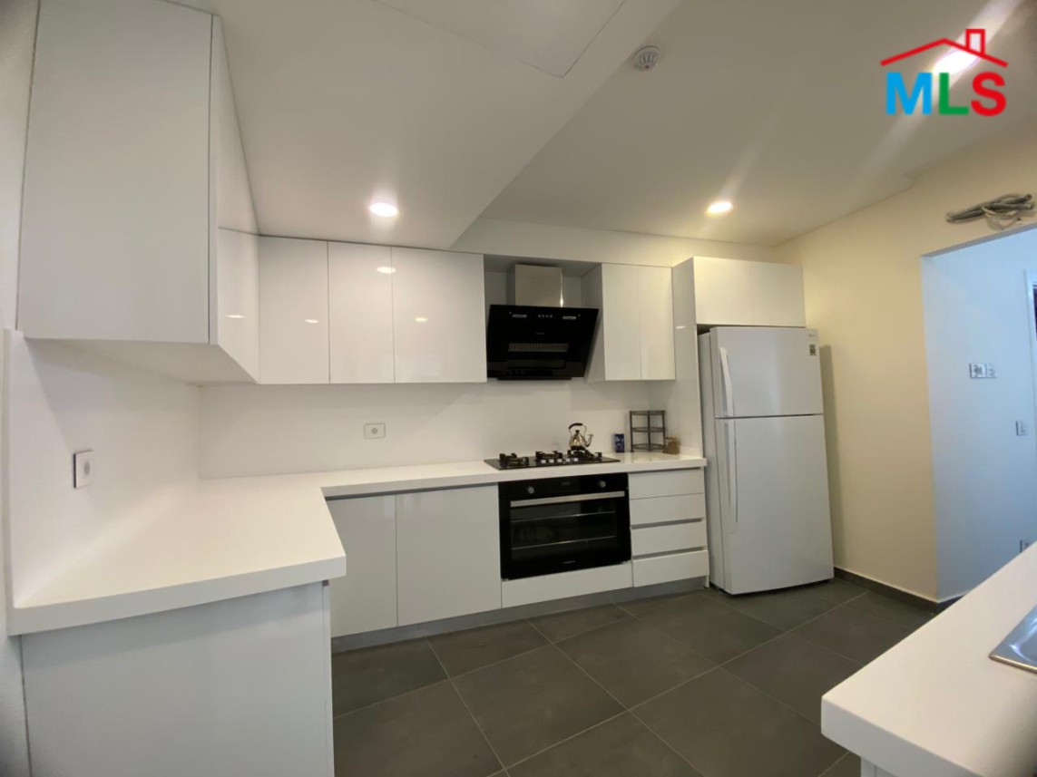 Bright 3-Bedroom Apartment For Rent in Kontari, Ras Beirut