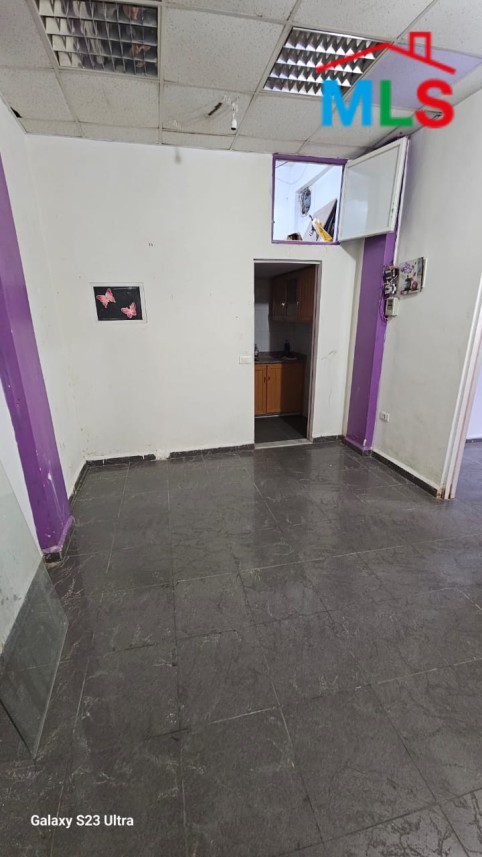 A 60 SQM Shop For Rent in Sin El Fil