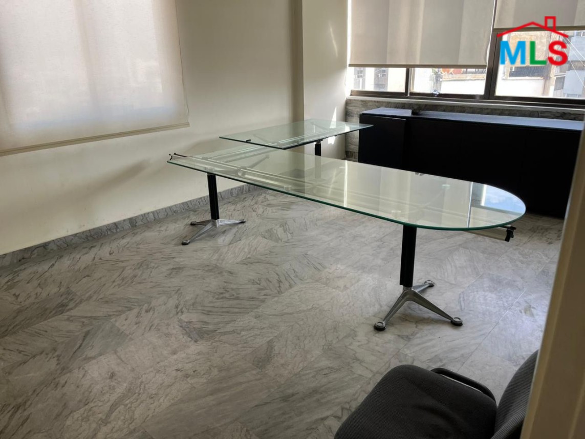 190 SQM Office For Rent in Great Location in Hamra, Ras Beirut