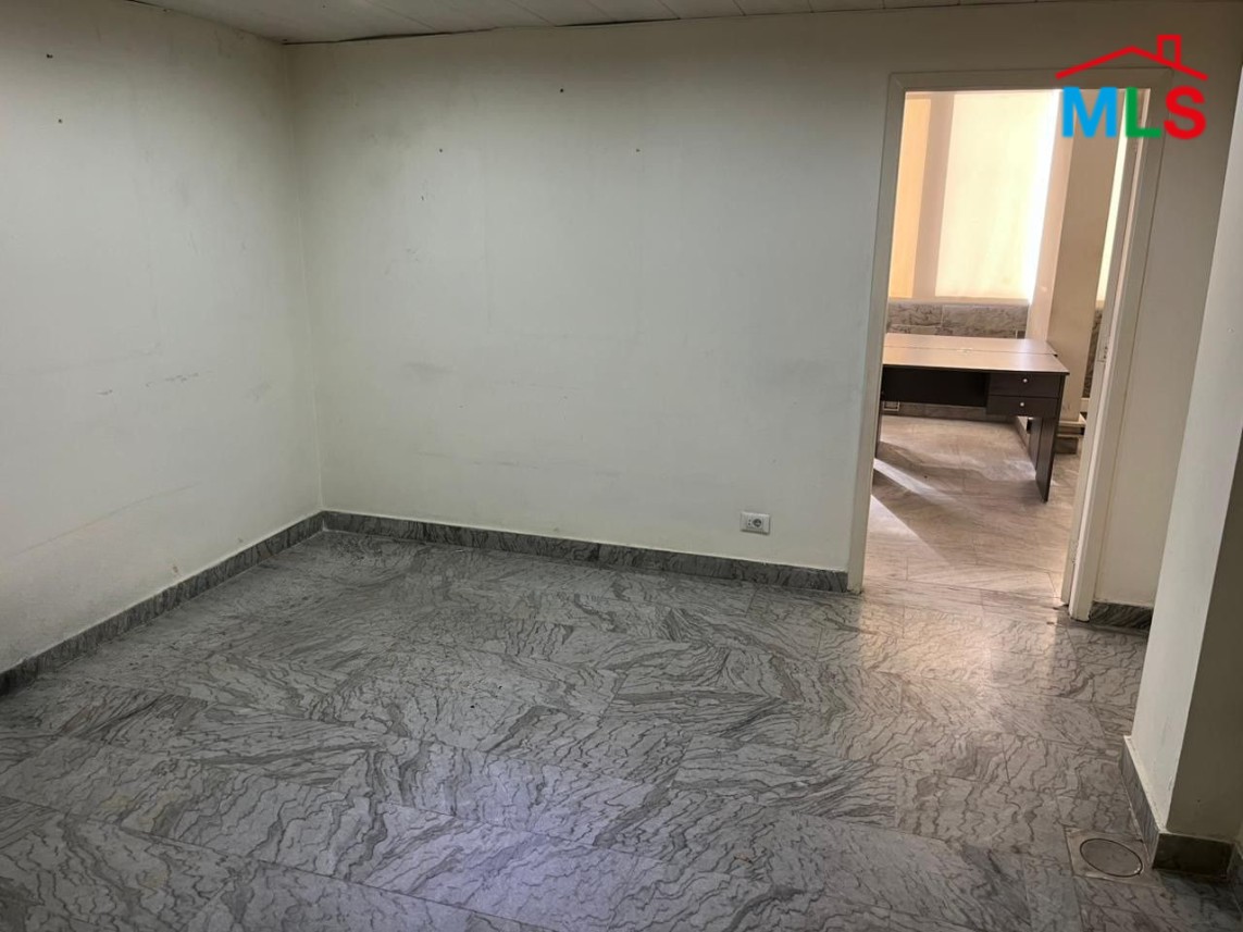 190 SQM Office For Rent in Great Location in Hamra, Ras Beirut