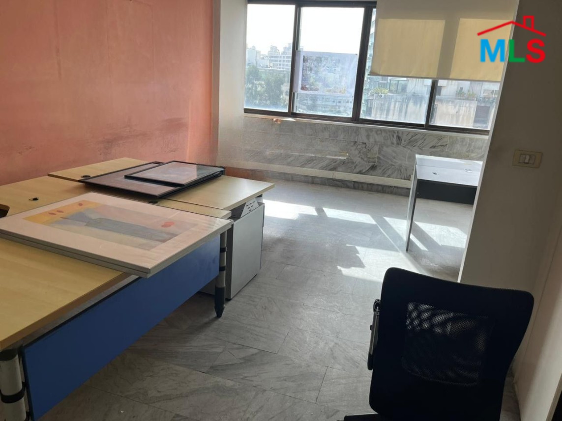 190 SQM Office For Rent in Great Location in Hamra, Ras Beirut