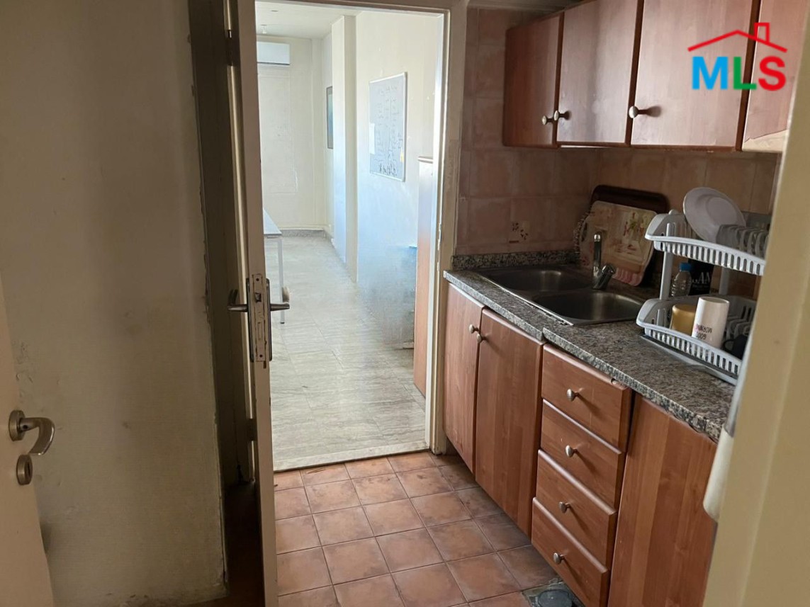 190 SQM Office For Rent in Great Location in Hamra, Ras Beirut