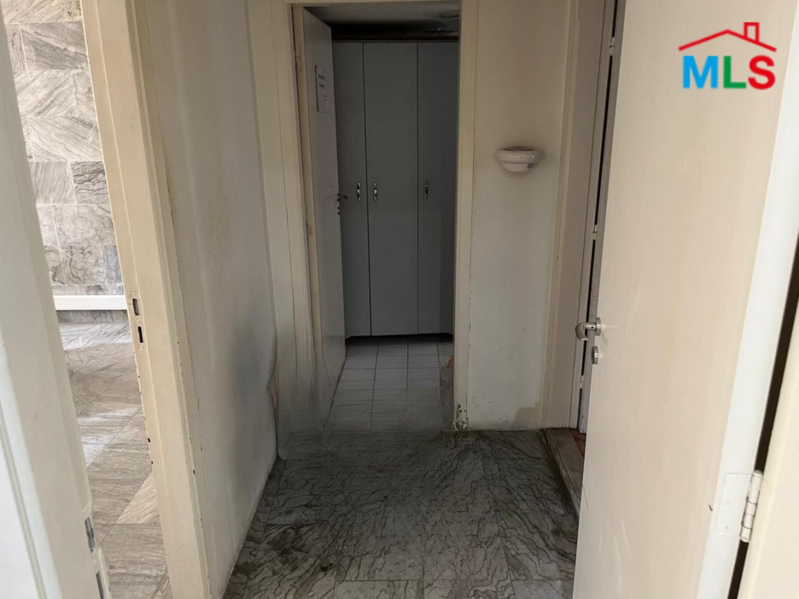 190 SQM Office For Rent in Great Location in Hamra, Ras Beirut