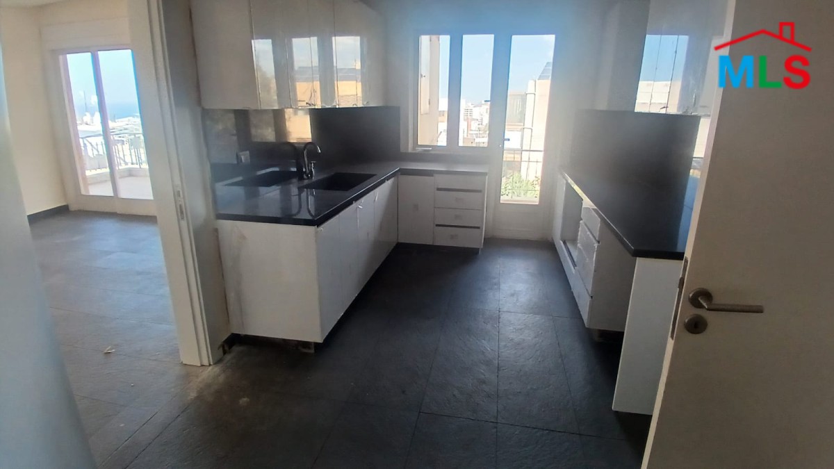 Spacious Apartment For Rent in Naccache