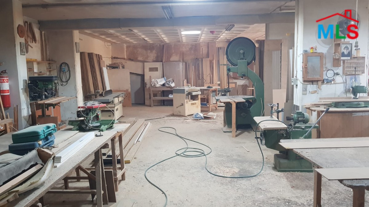 A 250 SQM Factory For Rent in Fanar