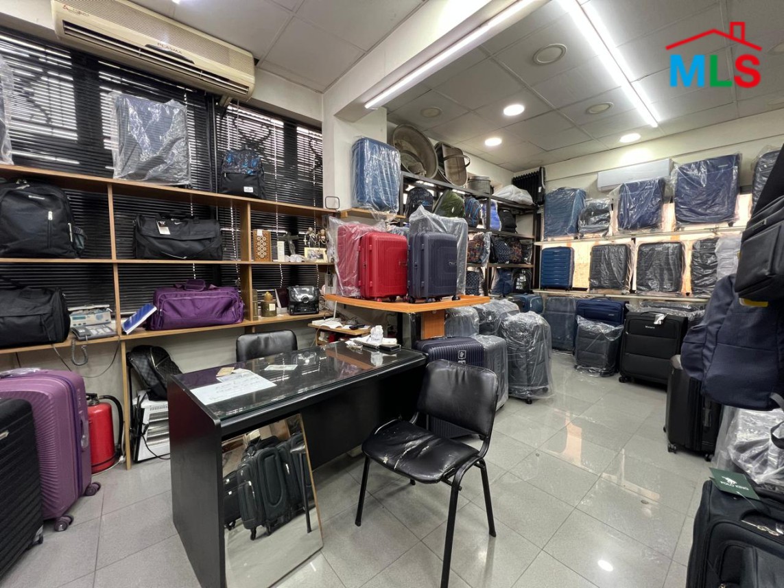 105 SQM Shop with Front Display Windows For Rent in Achrafieh
