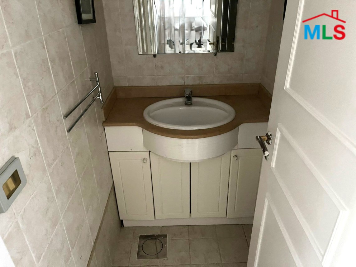 Modern & Furnished Apartment For Rent in Hamra, Beirut