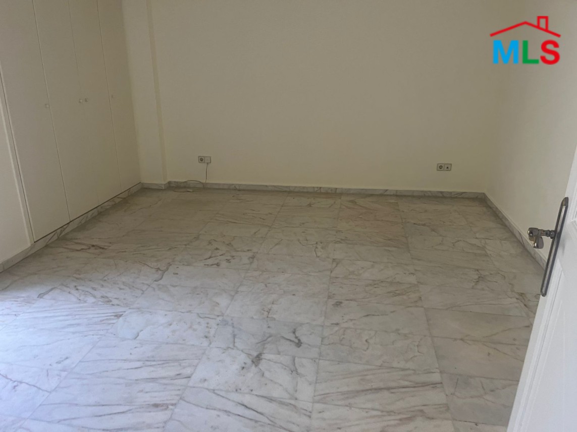 4-Bedroom Apartment For Rent in Hamra, Jeanne D'arc