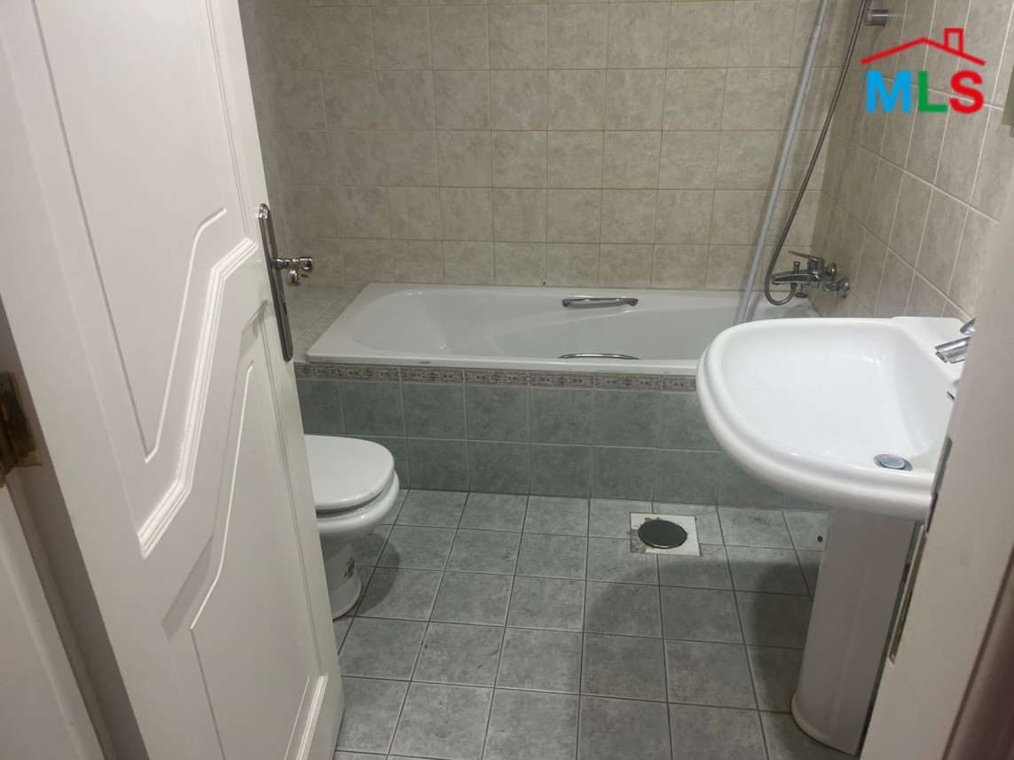 4-Bedroom Apartment For Rent in Hamra, Jeanne D'arc