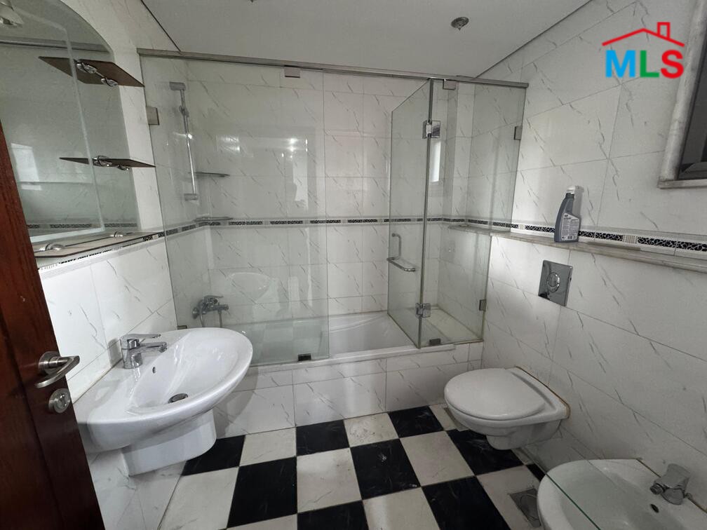 Spacious Apartment For Rent in Ras El Nabeh, Beirut