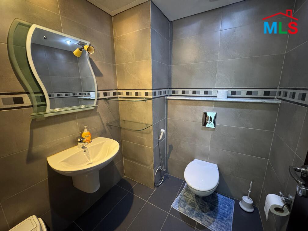 Spacious Apartment For Rent in Ras El Nabeh, Beirut
