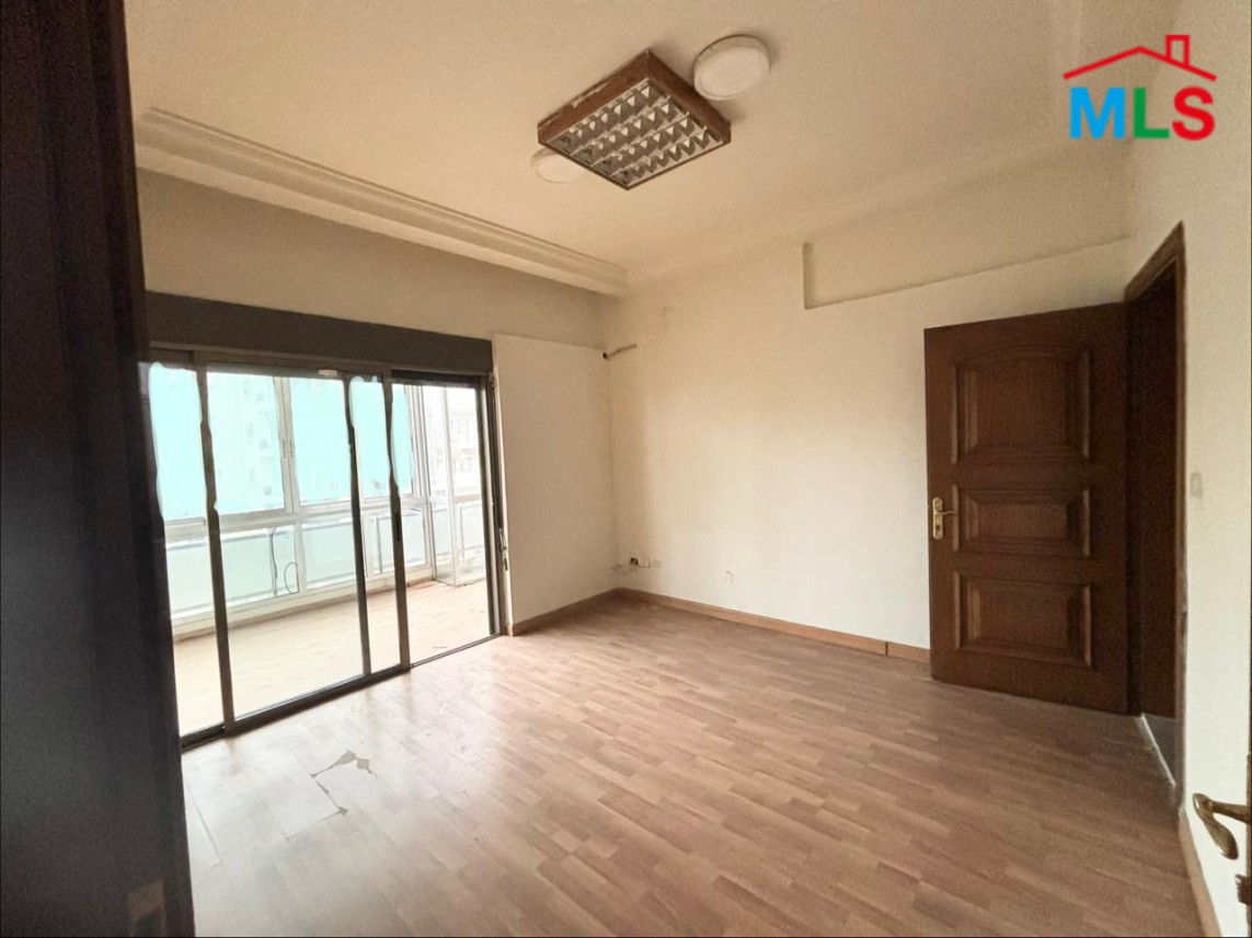 Spacious Apartment Suitable as Office For Rent in Badaro