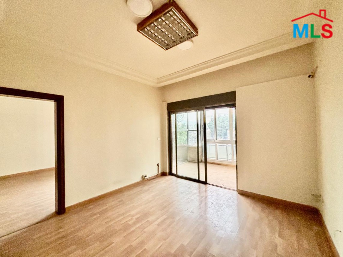 Spacious Apartment Suitable as Office For Rent in Badaro