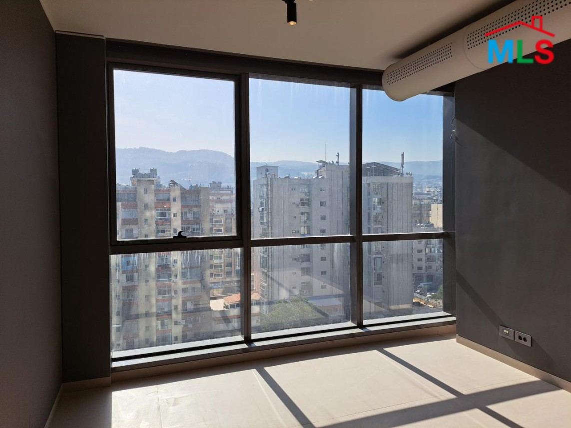 An Open Space Office in A Well-Known Tower For Rent in Dekweneh