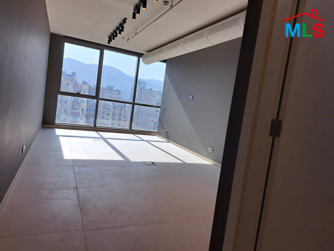 An Open Space Office in A Well-Known Tower For Rent in Dekweneh