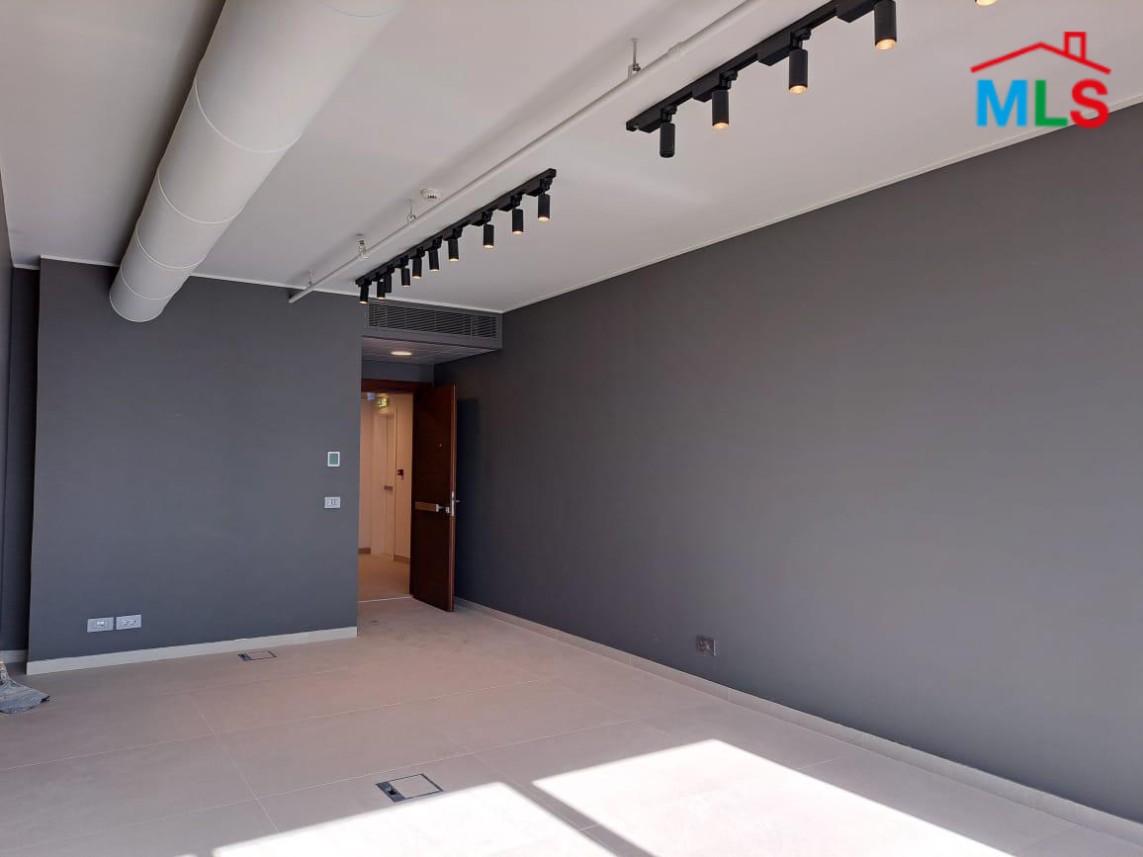 An Open Space Office in A Well-Known Tower For Rent in Dekweneh