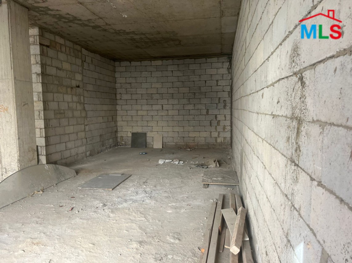 Core And Shell Office For Rent in Hazmieh