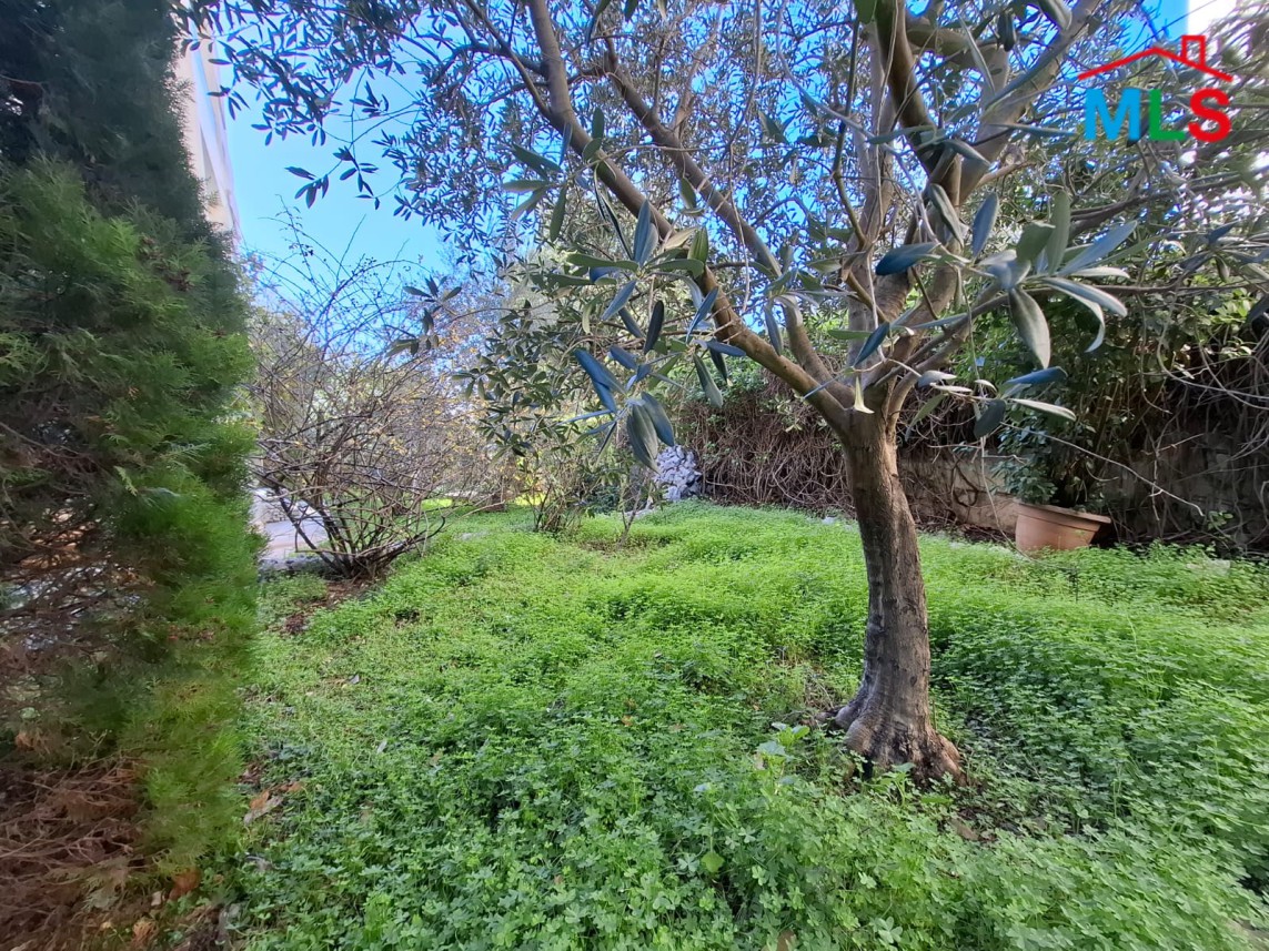 Spacious Furnished Apartment With Garden For Rent in Ballouneh