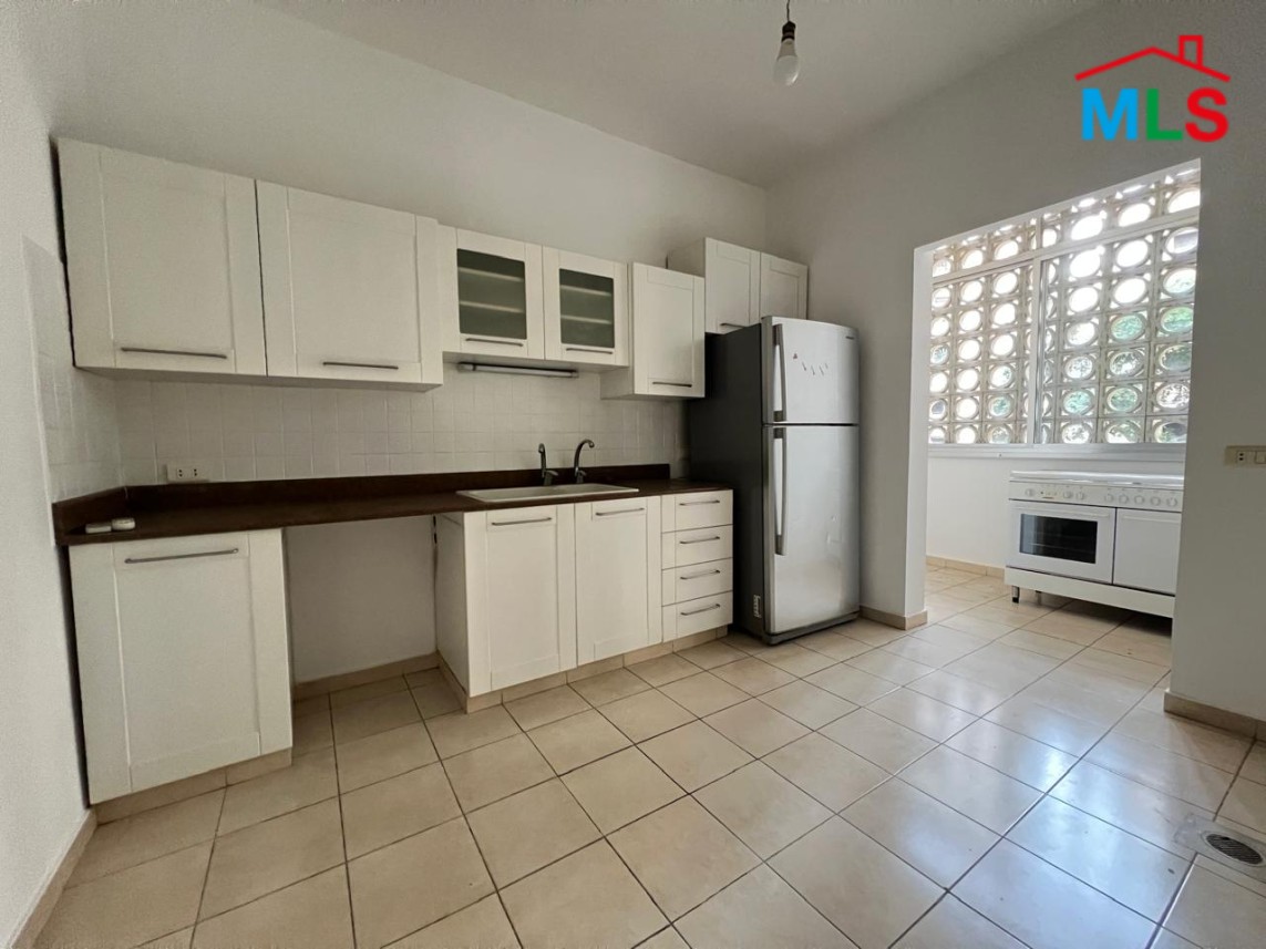 Nice 3-Bedroom Apartment For Rent in Achrafieh, Sioufi