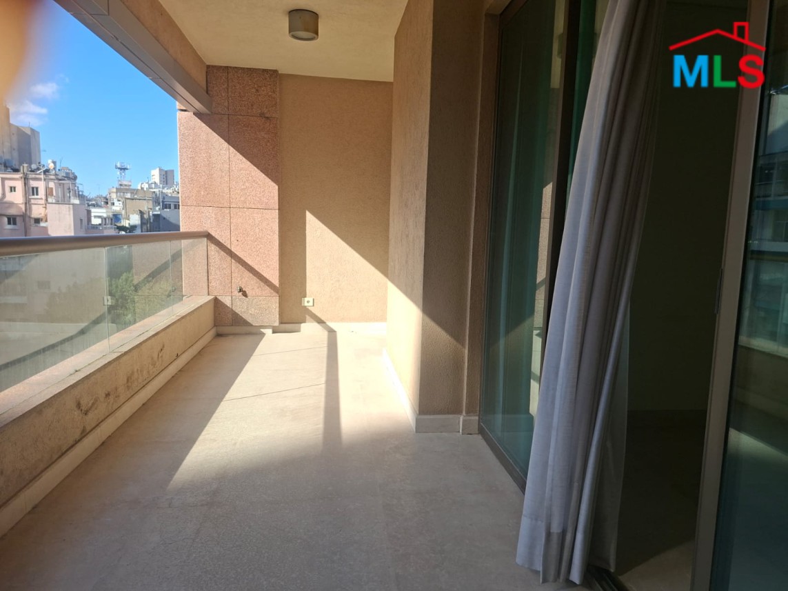 3-Bedroom Apartment For Rent in Hamra, Ras Beirut