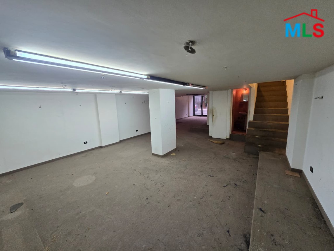A 160 SQM Shop For Rent in Furn El Chebbak