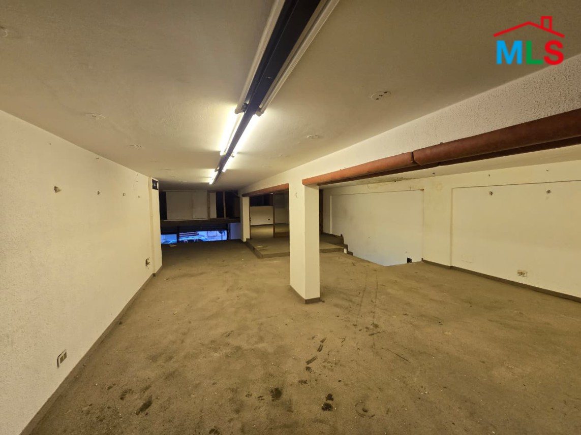 A 160 SQM Shop For Rent in Furn El Chebbak