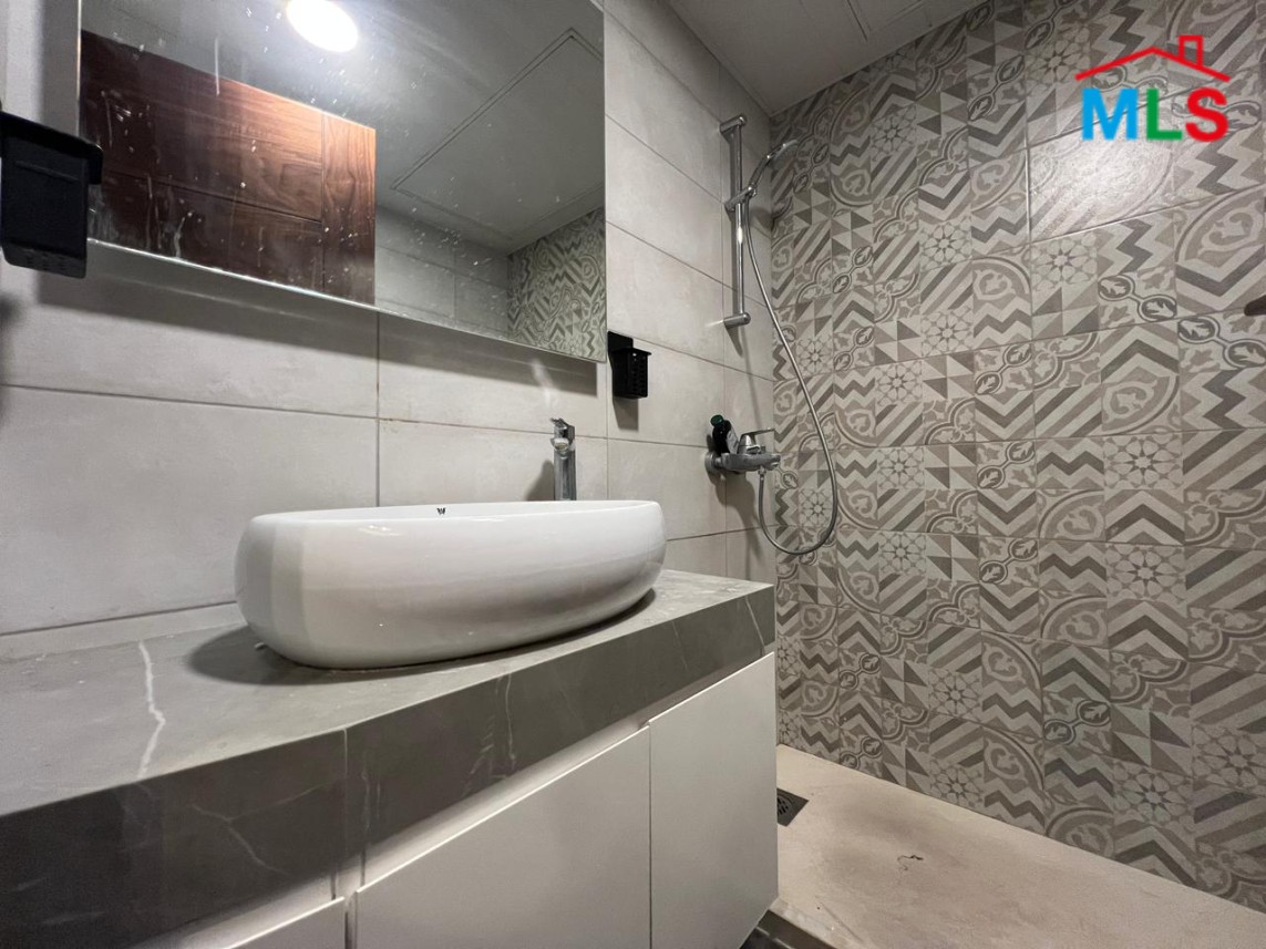 Apartment For Rent in a High-End Building Near Hippodrome, Beirut