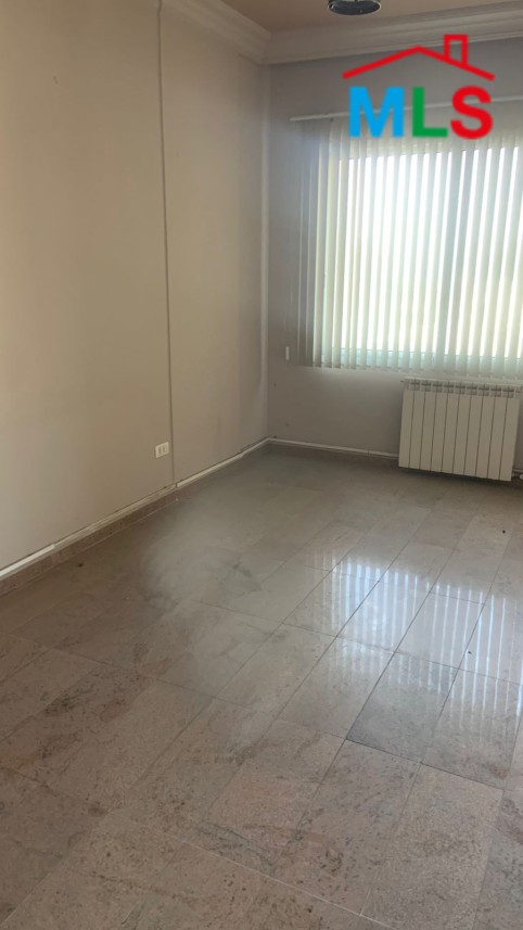 A 225 SQM Office For Rent In Amaret Chalhoub, Zalka