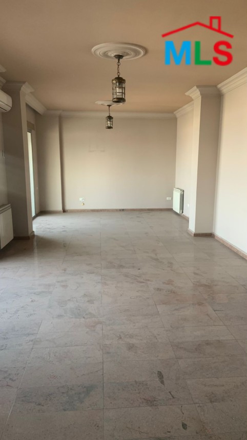 A 225 SQM Office For Rent In Amaret Chalhoub, Zalka
