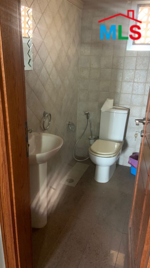 A 225 SQM Office For Rent In Amaret Chalhoub, Zalka