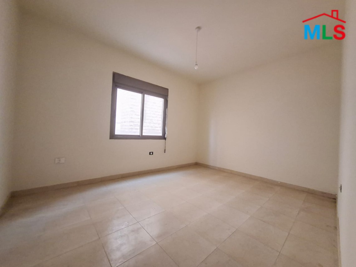 Spacious Lovely 3-Bedroom Apartment For Rent in Ballouneh