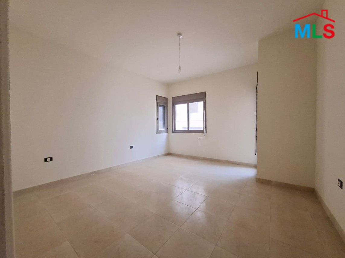 Spacious Lovely 3-Bedroom Apartment For Rent in Ballouneh