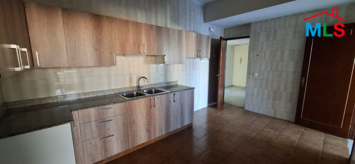 Spacious Apartment For Rent in Qannabet Broumana