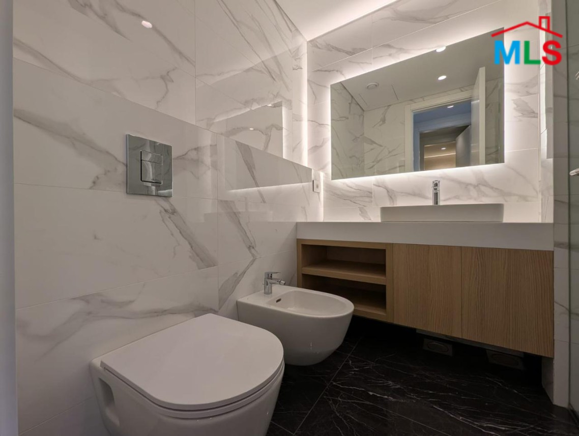 Modern & Furnished 2-Bedroom Apartment For Rent in Achrafieh, Saydeh