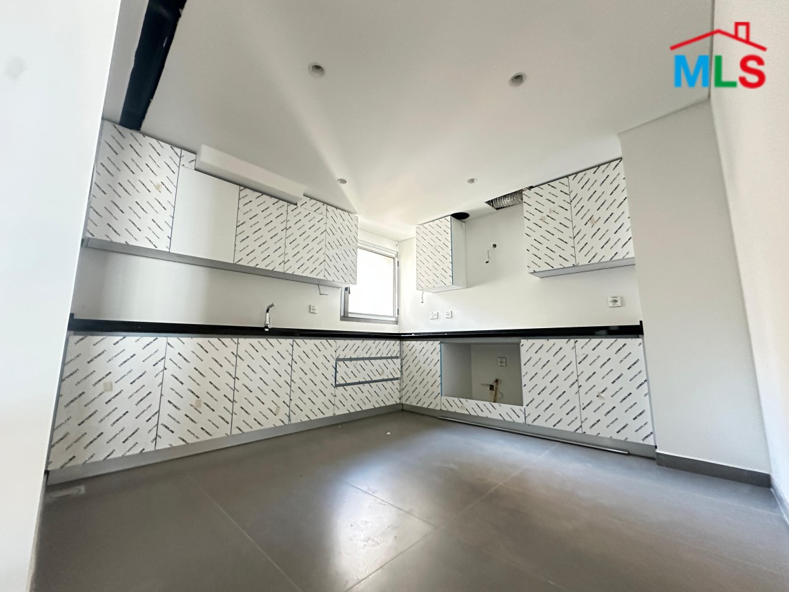 Brand New! 3-Bedroom Apartment For Rent in Prime Location in Achrafieh, Mar Mitr