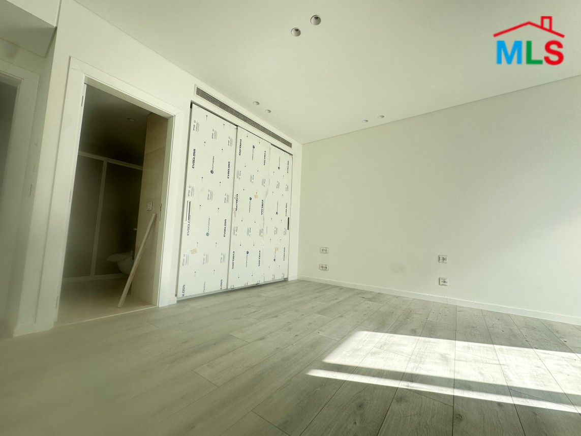 Brand New! 2-Bedroom Apartment For Rent in Prime Area in Achrafieh, Mar Mitr