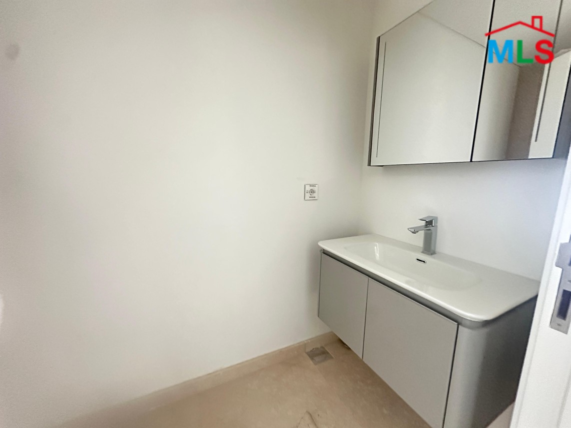 Brand New! 2-Bedroom Apartment For Rent in Prime Area in Achrafieh, Mar Mitr