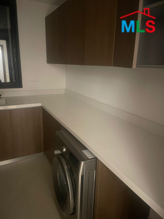 Furnished 2-Bedroom Apartment with City View For Rent in Achrafieh, Nazareth