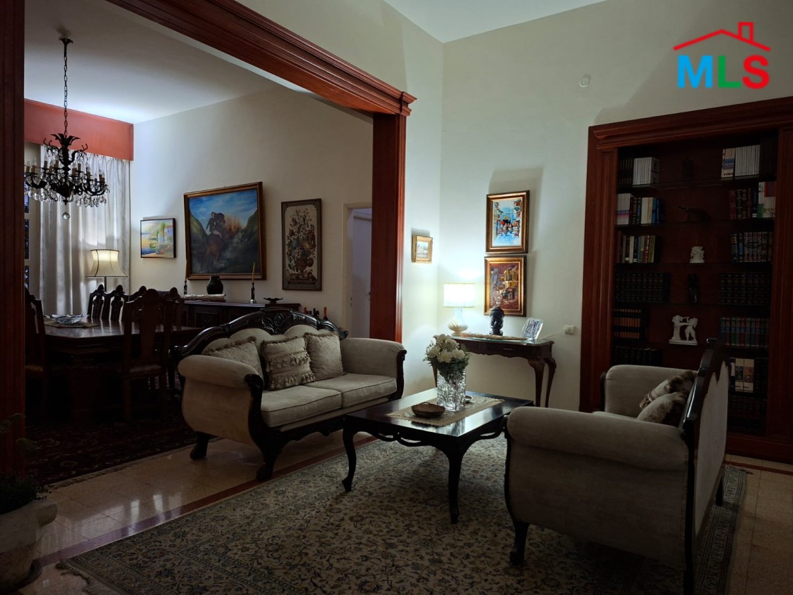 4-Floor Building For Rent in a Select Location in Gemmayzeh