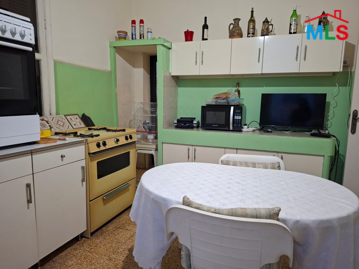 4-Floor Building For Rent in a Select Location in Gemmayzeh