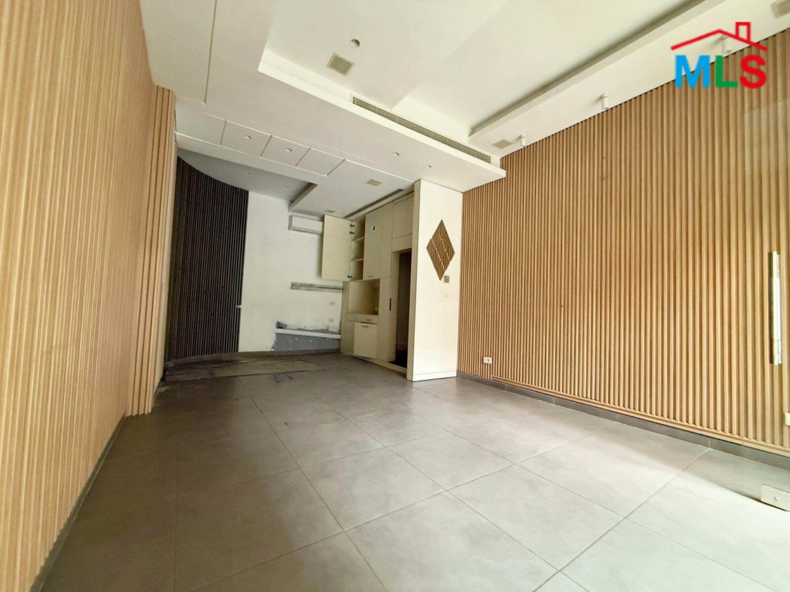 40 SQM Shop For Rent in Achrafieh, Carré D'or