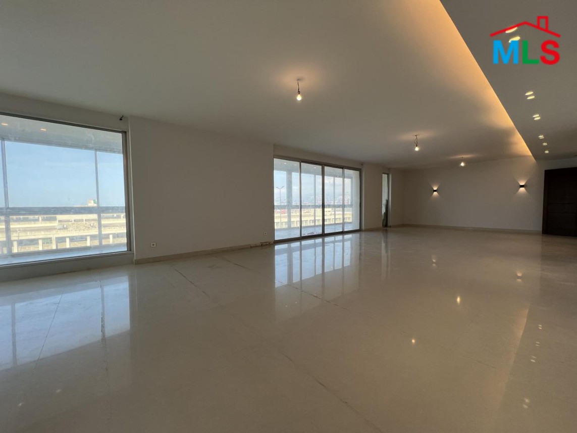 Refined & Spacious Apartment For Rent in Gemayzeh