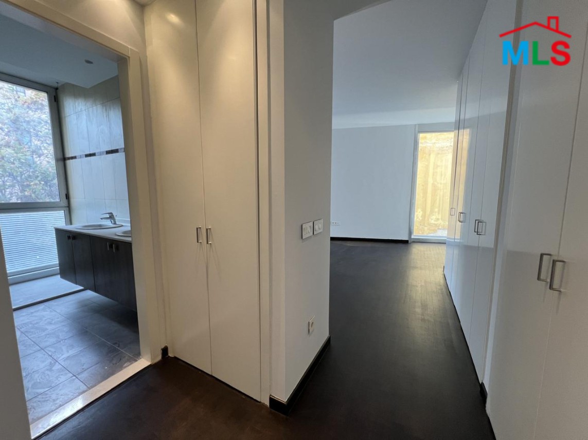 Refined & Spacious Apartment For Rent in Gemayzeh