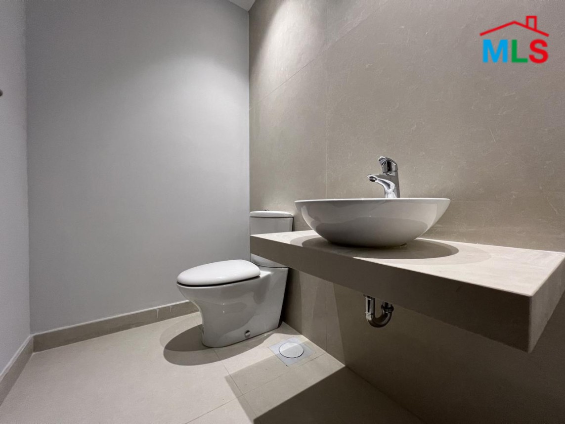 Refined & Spacious Apartment For Rent in Gemayzeh