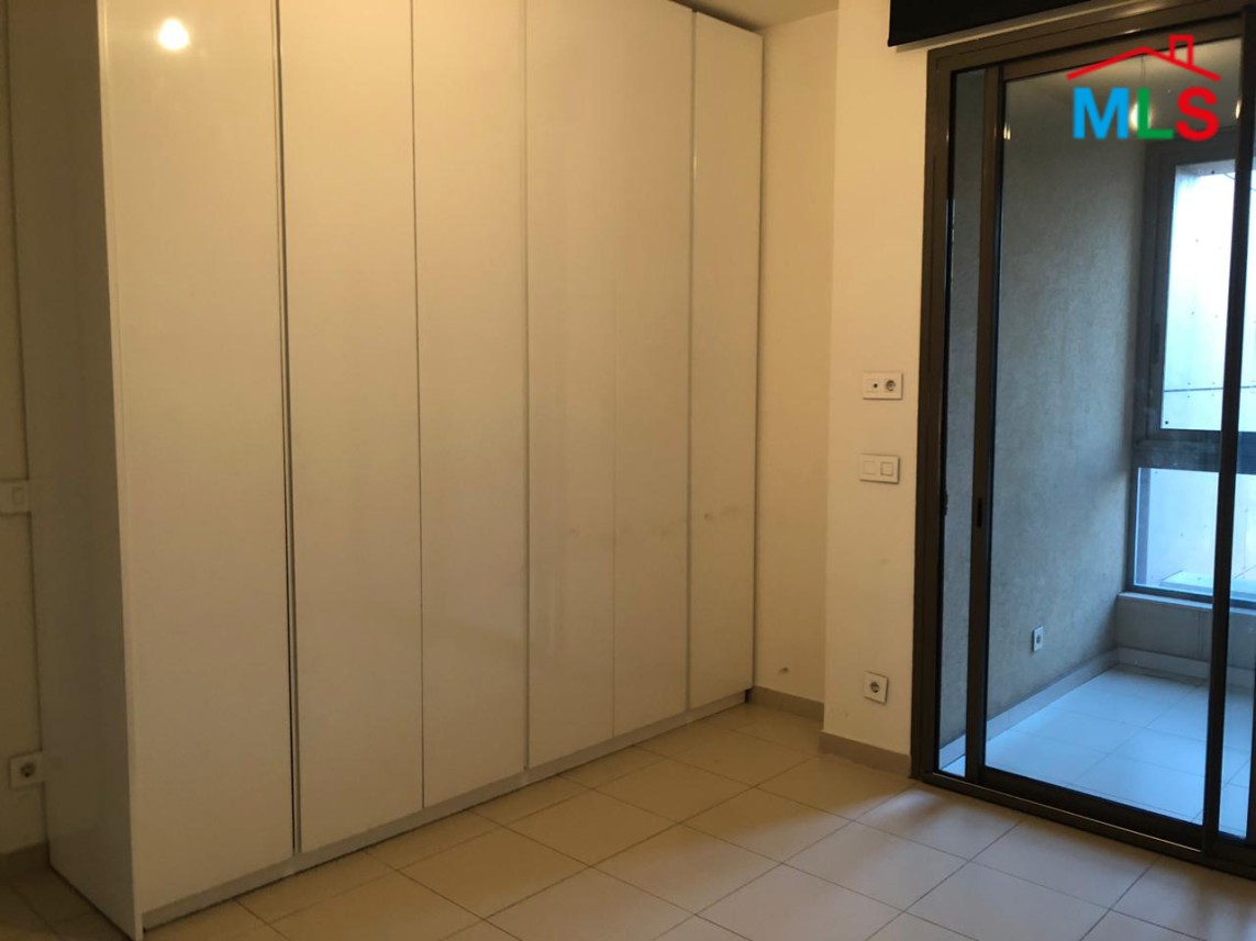 2-Bedroom Apartment with City View For Rent in Achrafieh, Sioufi