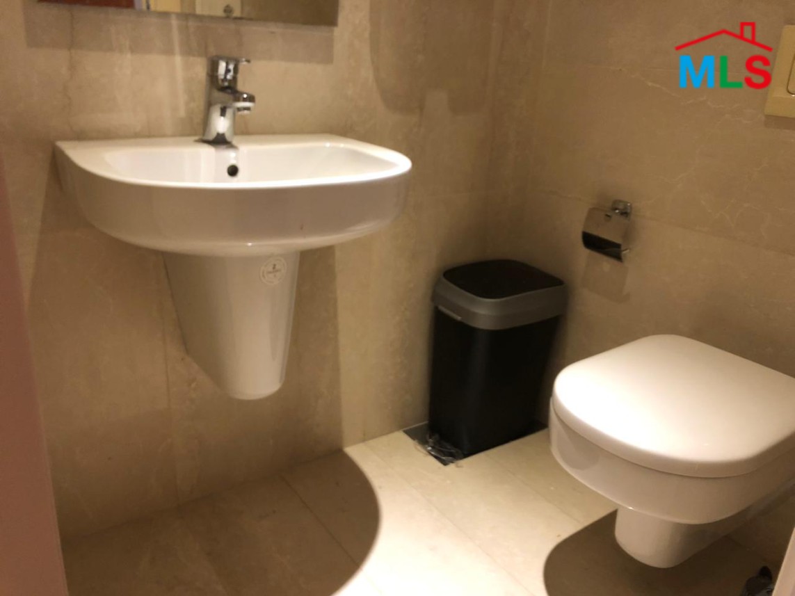 2-Bedroom Apartment with City View For Rent in Achrafieh, Sioufi