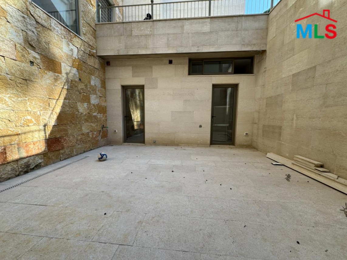 Fully Furnished Decorated Apartment For Rent in Broumana